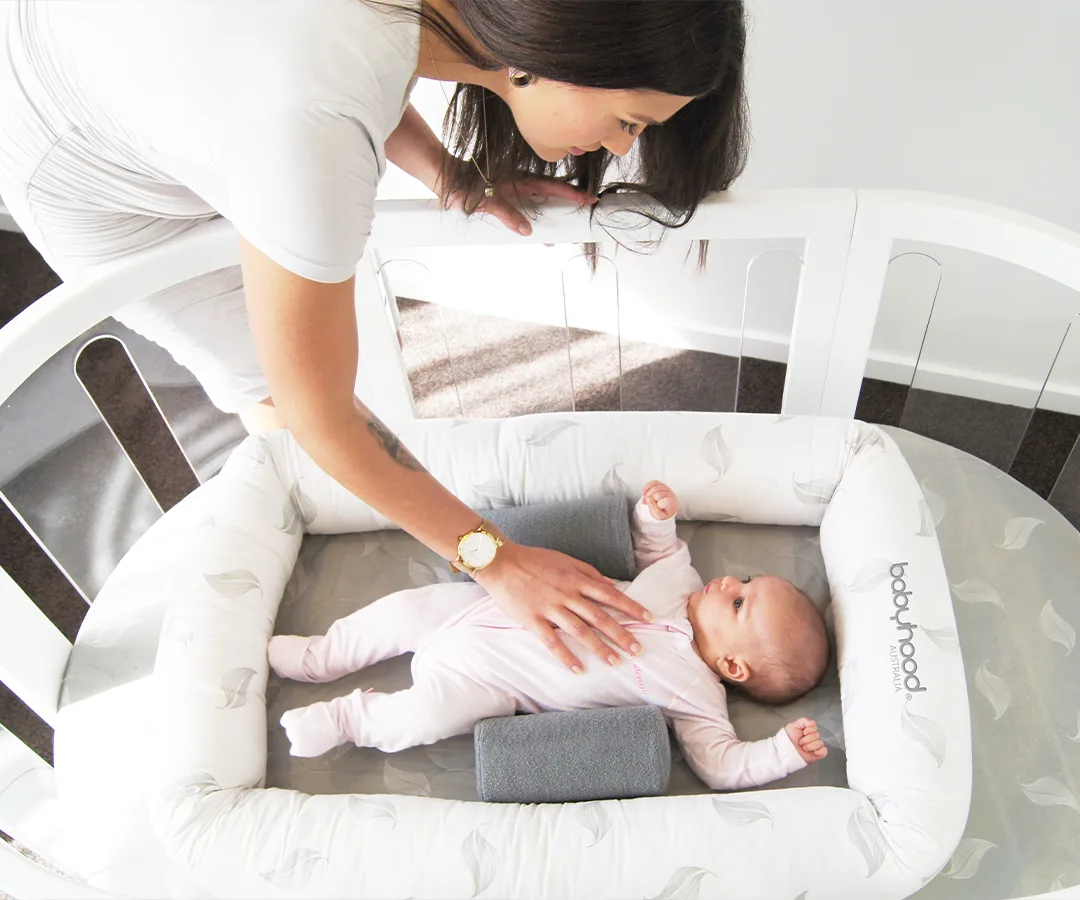 Organic Breathe Eze Cosy Crib in an alternative leaf pattern